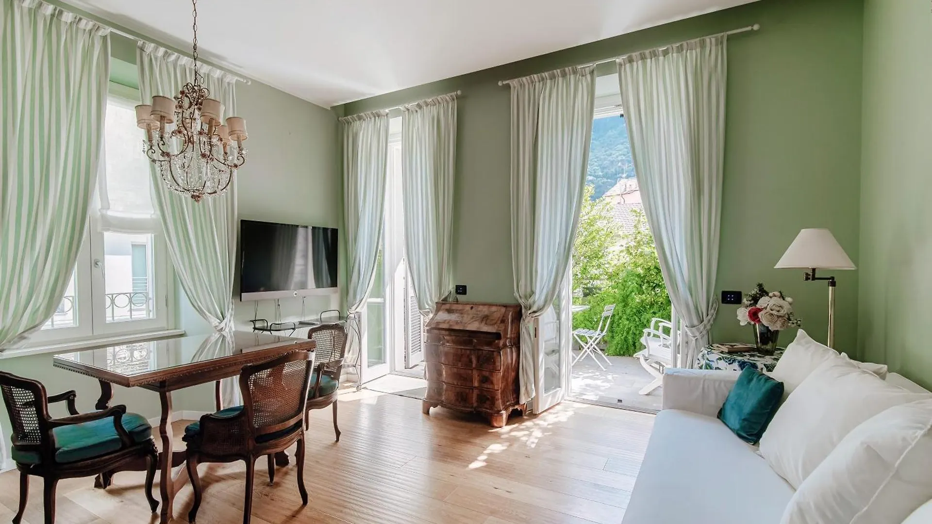 Green Home 65 - The House Of Travelers Como Apartman